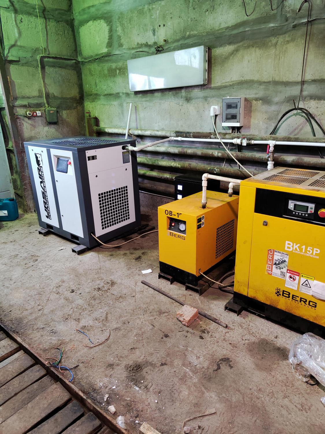 Delivery and start-up of screw compressor URSAIR SP 30-10 for 22 kW 