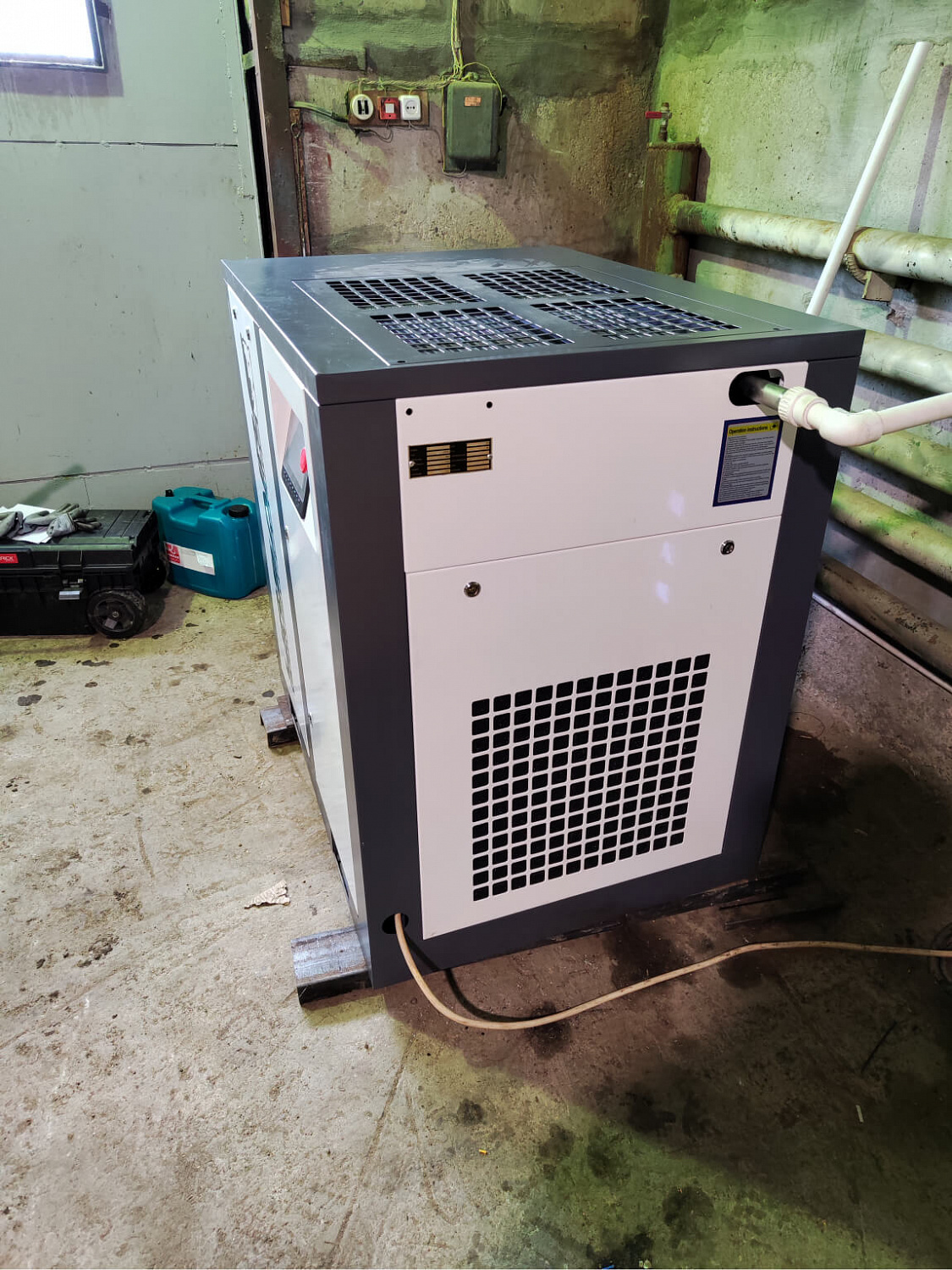 Delivery and start-up of screw compressor URSAIR SP 30-10 for 22 kW 