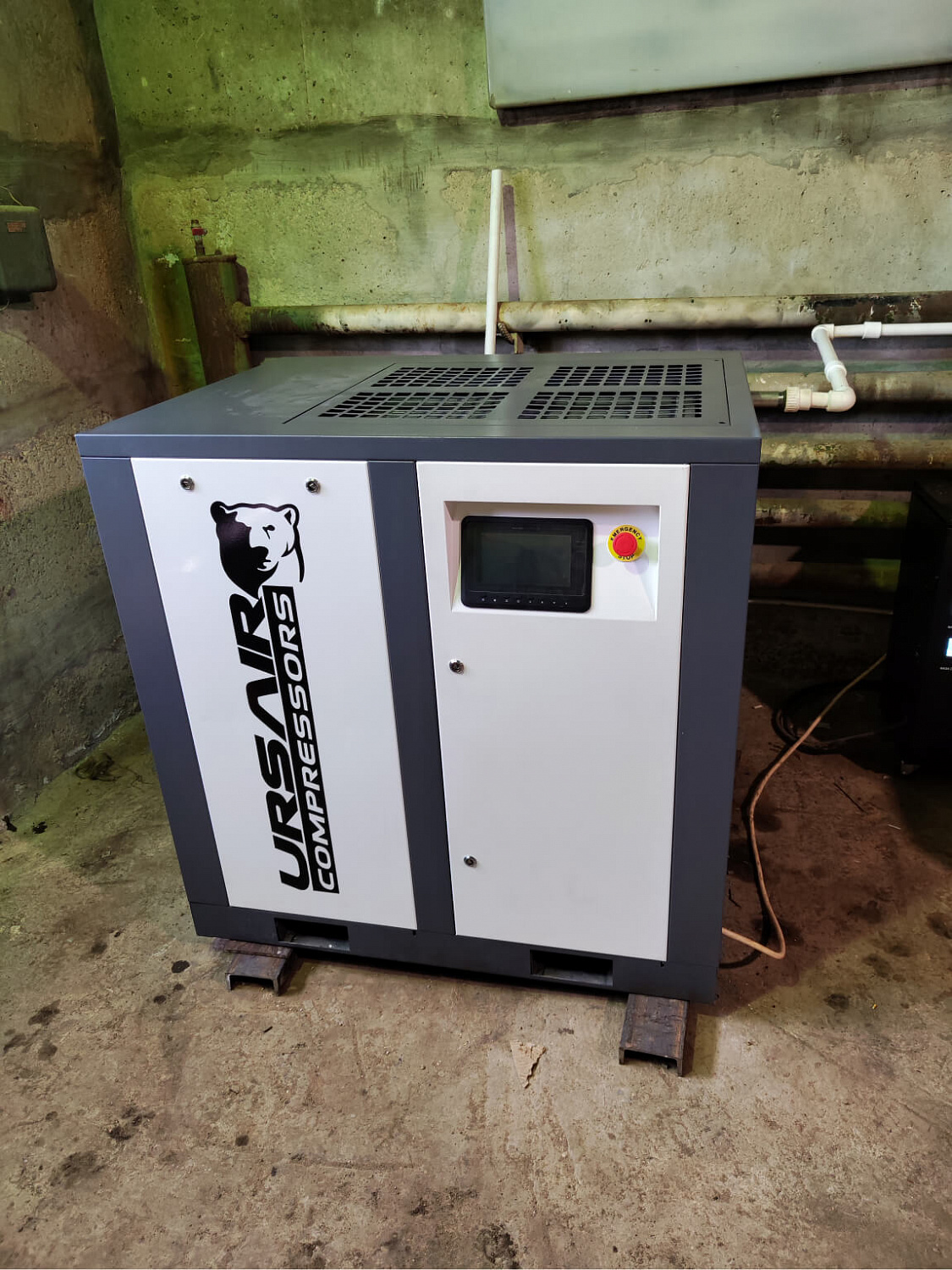 Delivery and start-up of screw compressor URSAIR SP 30-10 for 22 kW 